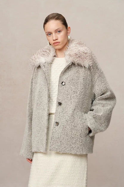 Blossom Detachable Fur Collar Coat in Wool