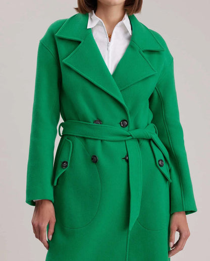 HAMIDA Tailored Wool Coat with Defined Waist and Classic Lapel