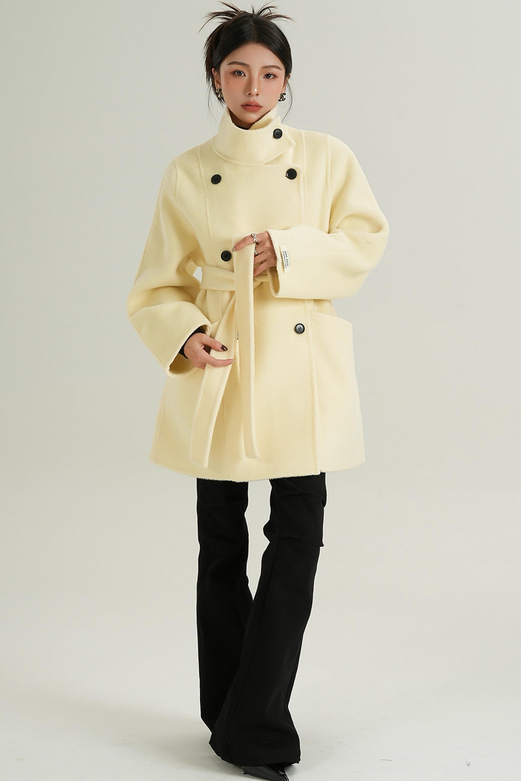 Tailored women's outerwear in cream color