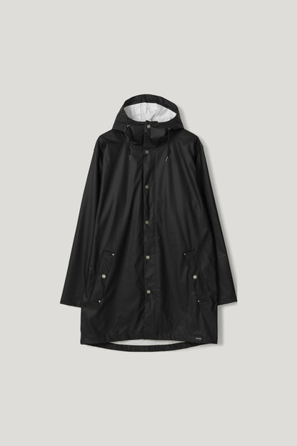 Timeless rain jacket made from recycled PU material.